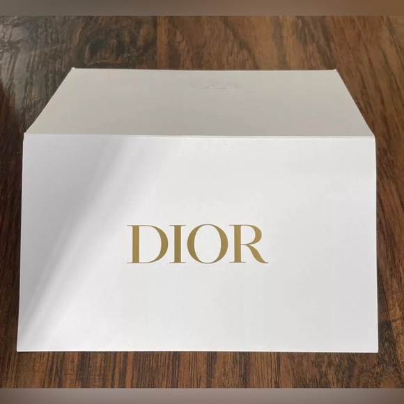 2021 Christian Dior Holiday Gold Holiday Gift Box Present Note Cards Stationary - Picture 12 of 12